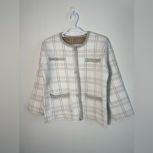 White and brown pattern with pearl buttons S/M